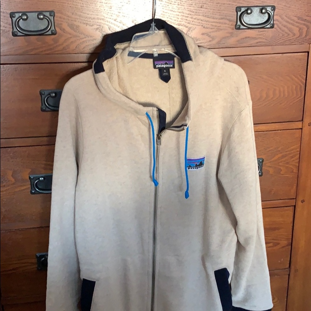 Patagonia - Women’s Woolie Fleece Parka - Oat XL